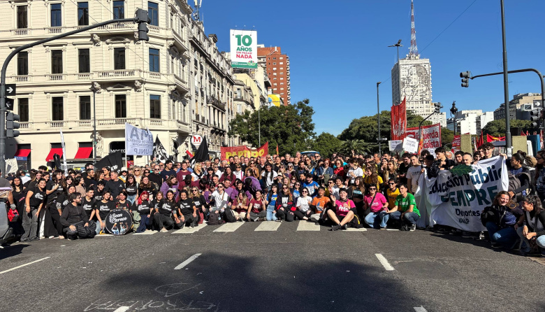 La UNLP presente en la cuarta Marcha Federal Universitaria en Plaza de Mayo