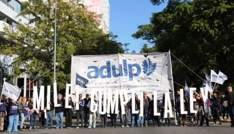 Docentes universitarios anunciaron una semana de paro tras la Marcha Federal Universitaria