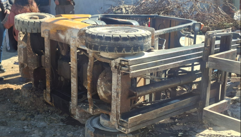 Murió un hombre tras el vuelco de un autoelevador en un corralón de Berisso