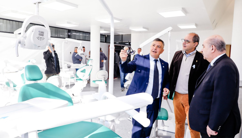 La UNLP inauguró una nueva Clínica de Posgrado en Odontología