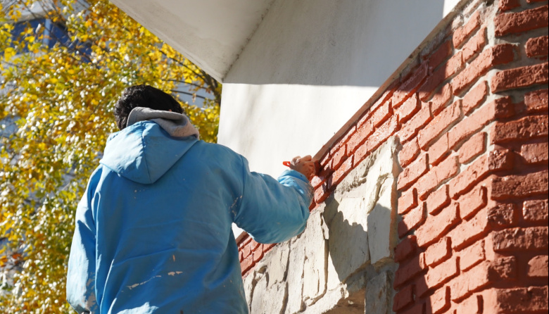 “Ciudad Limpia” suma nuevas tareas de limpieza, pintura y recuperación urbana en La Plata