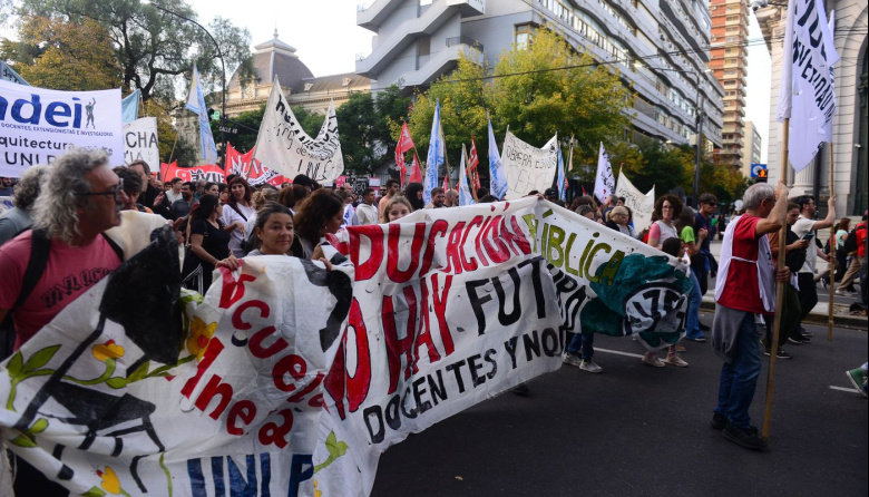 Docentes universitarios realizarán una semana de paro en La Plata