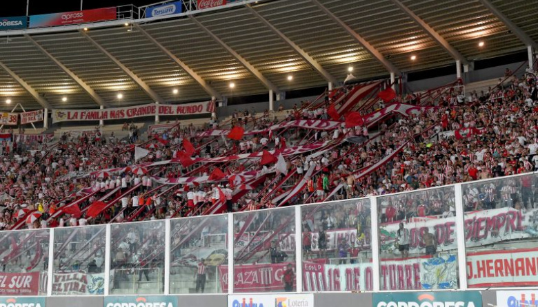 Estudiantes pondrá micros gratuitos para acompañar al equipo en Córdoba por Copa Argentina