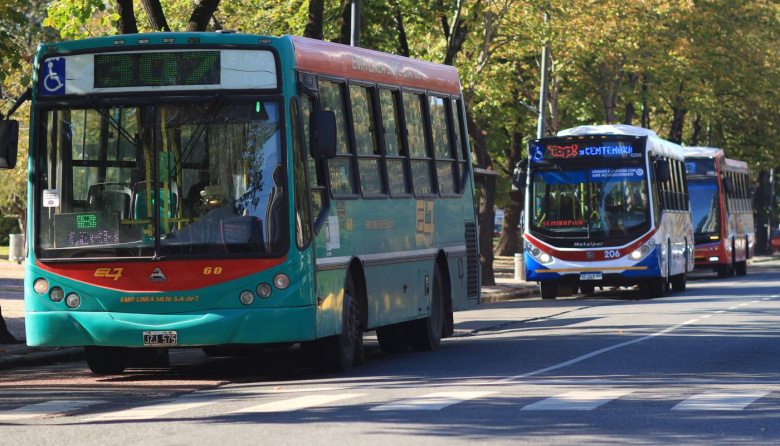 Vuelven a aumentar los micros en La Plata: el boleto más caro costará casi $1.900