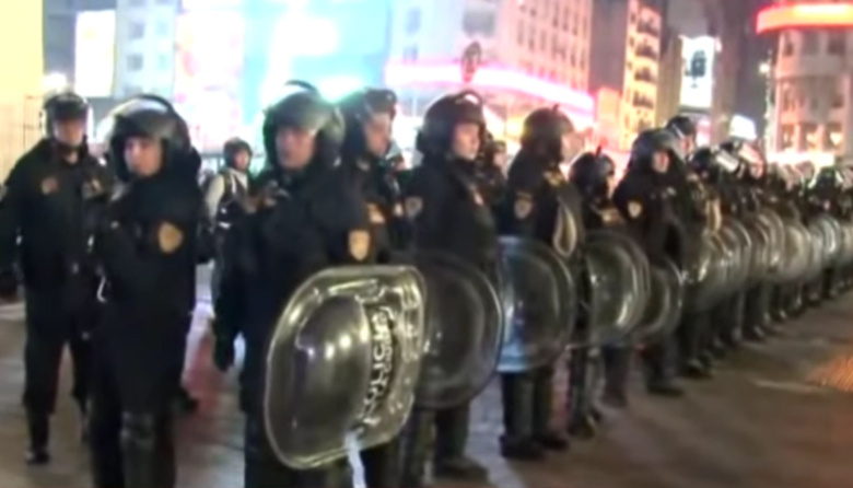 Incidentes en el banderazo por el Indio Solari: corridas y detenidos tras un operativo policial en el Obelisco