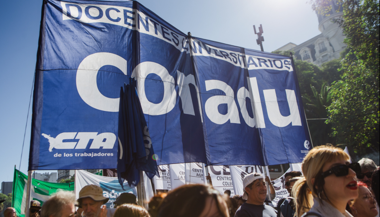 Docentes universitarios aceptaron la oferta salarial del gobierno y cobrarán aumentos superiores al 20%