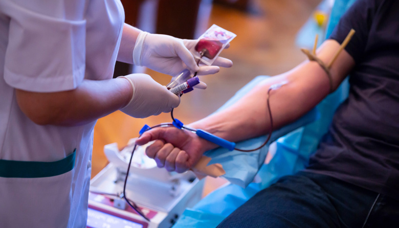 Jornada de donación de sangre y posta de salud en el Rectorado de la UNLP