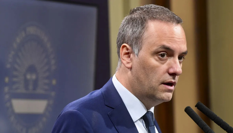 ¿Se va Adorni? Crecen los rumores de salida y Diego Santilli sería su reemplazante
