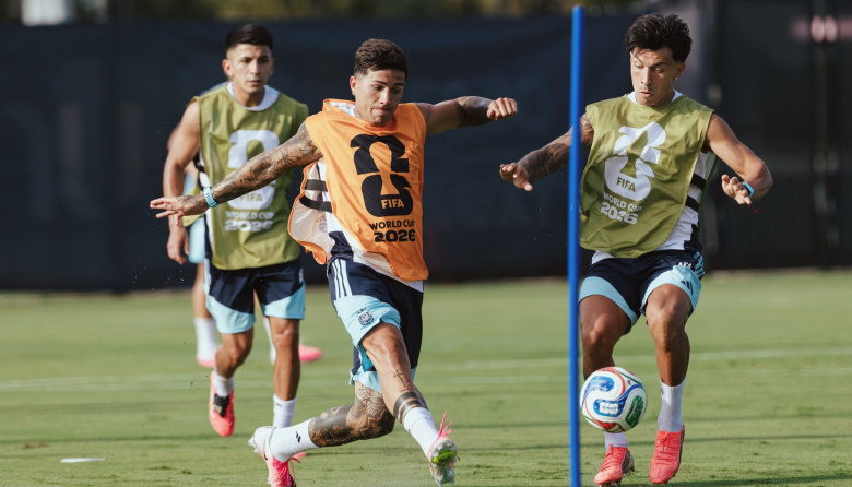 Scaloni define el equipo: la única duda de Argentina para enfrentar a Cabo Verde