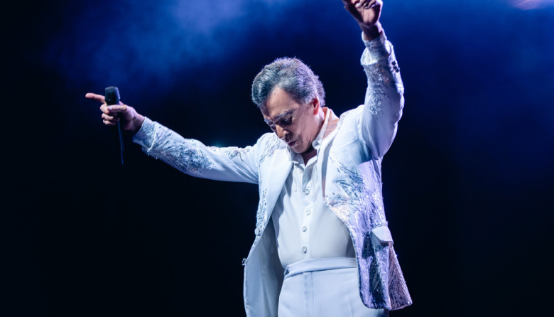 Palito Ortega llega a La Plata para celebrar los 55 años de "Muchacho que vas cantando"