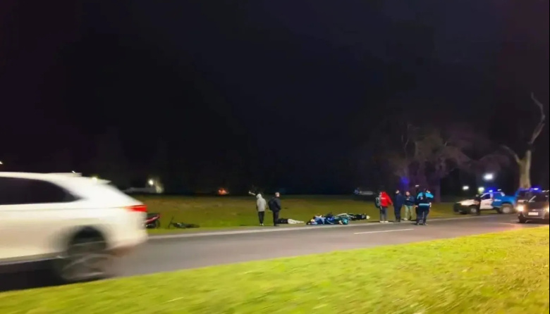 Camino Centenario: un policía federal se resistió a un robo y mató a un motochorro