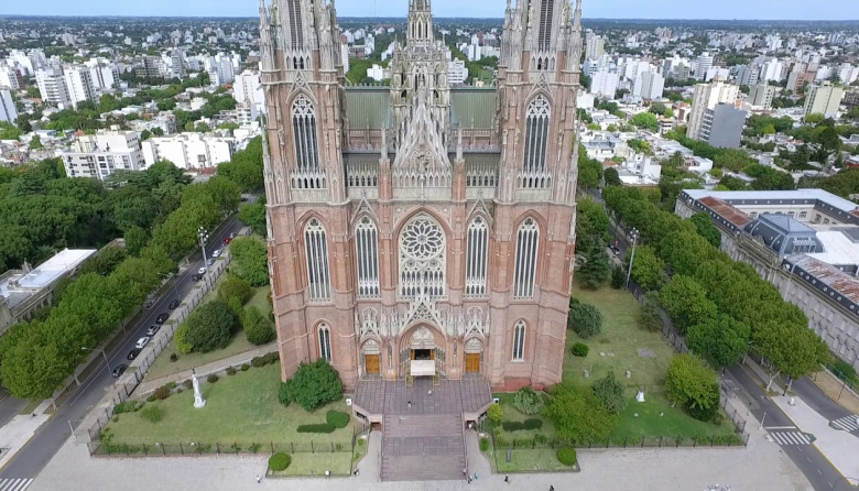 ¿Qué se sabe del proyecto de remodelación de Plaza Moreno anunciado por Julio Alak?