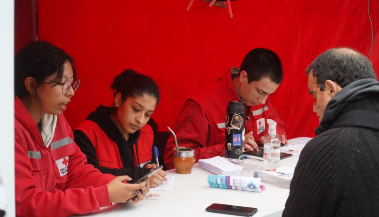 La Plata y Cruz Roja: el operativo que llega a personas en situación de calle