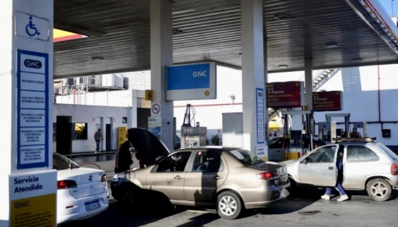 Comenzó a normalizarse la venta de GNC en La Plata tras más de un mes de restricciones