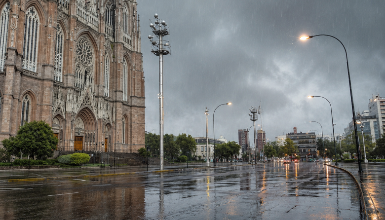 Alerta amarilla por tormentas: prevén ráfagas, granizo y fuertes chaparrones este viernes