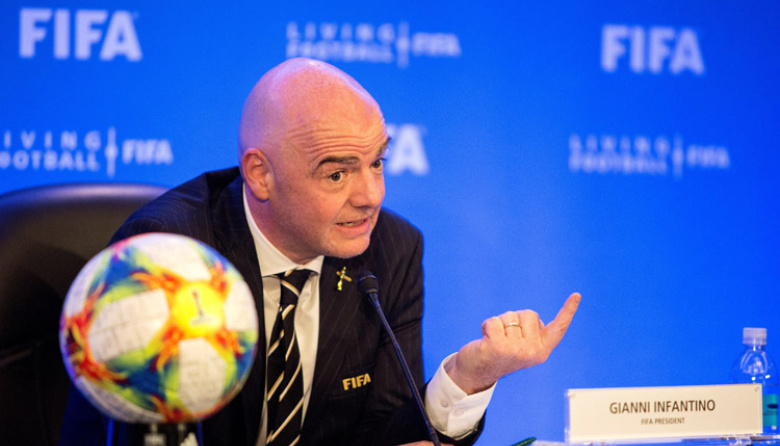 Crisis en la FIFA: renunció un asesor clave de Gianni Infantino