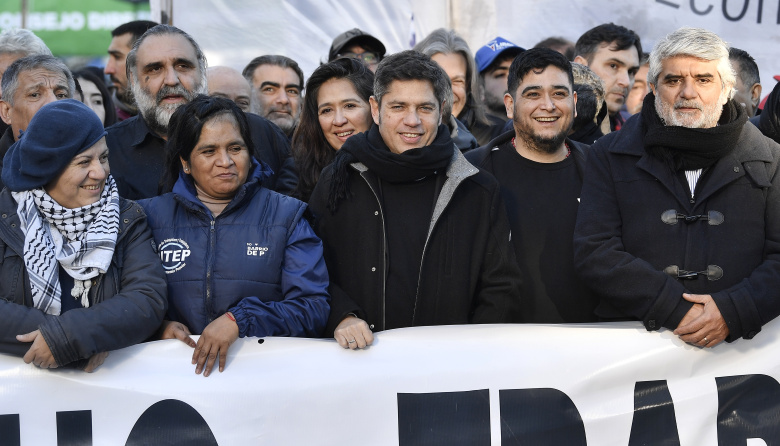 Kicillof participó de la peregrinación por San Cayetano: "Vinimos a acompañar a un pueblo que está sufriendo"