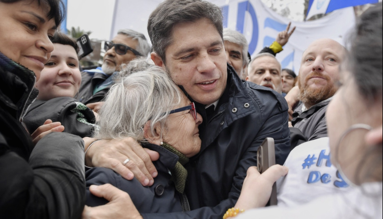 Kicillof dijo que Milei “cruzo un límite” y lanzó su primera frase de campaña: “Aguante Argentina, falta menos”
