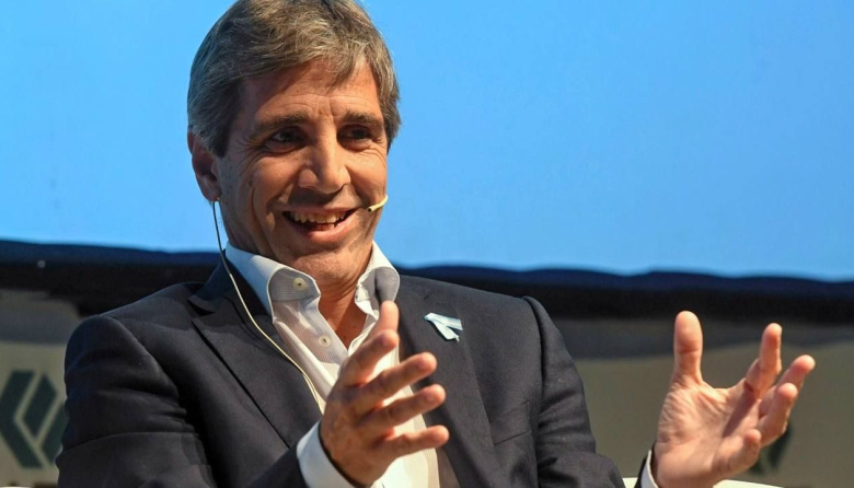 “Tenes razón Van Der Kooy”, la irónica respuesta de Toto Caputo porque el editor de Clarín lo llamó “profeta equivocado”