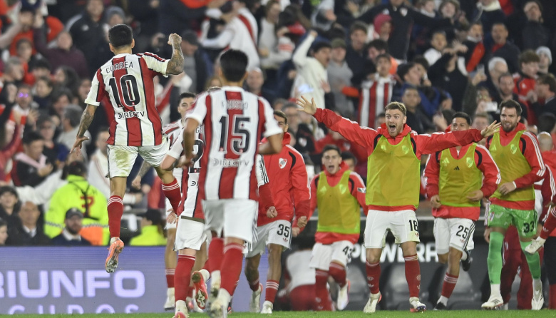 River recuperó la memoria: venció 2-0 a Argentinos y volvió al triunfo en el Clausura