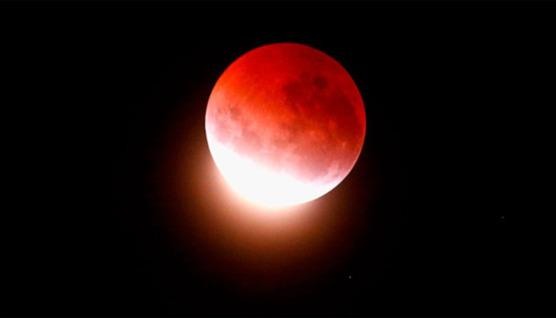 UNLP y un plan gratis para observar el eclipse lunar parcial desde La Plata