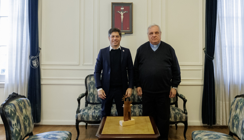 Kicillof se reunió con el presidente de la Conferencia Episcopal para organizar la visita del Papa León XIV a la Provincia