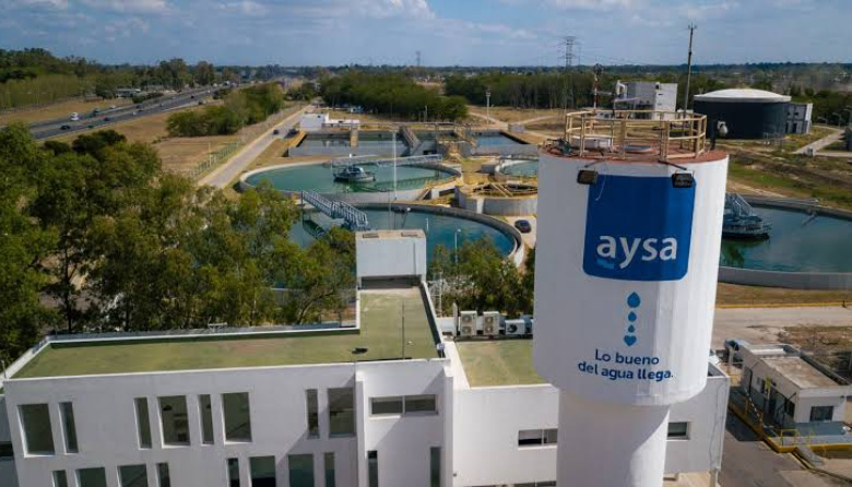 El Gobierno avanza con la privatización del agua: dos consorcios van por AySA
