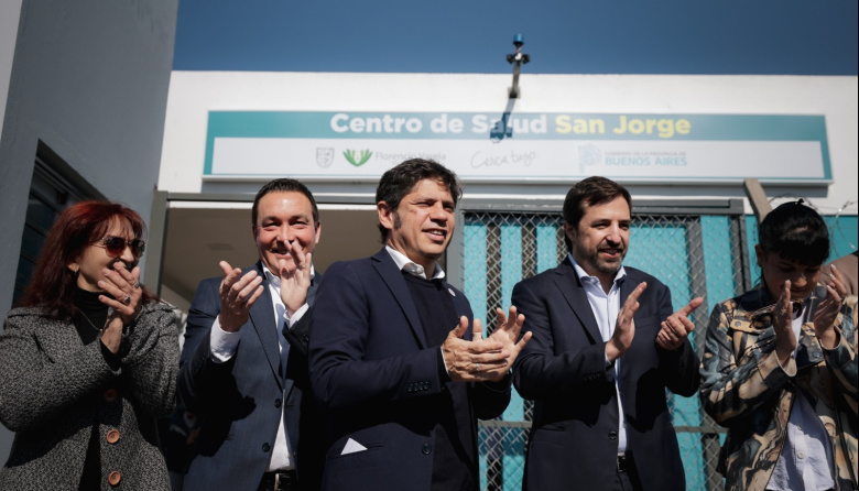 Kicillof inauguró obras en Varela y se llevó el respaldo de Watson: “Argentina va a salir adelante de la mano de este hombre”