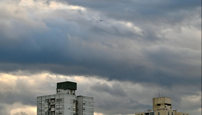 La Plata hoy: el pronóstico del SMN trae un aviso por ráfagas de hasta 80 km/h