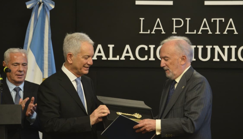 Alak distinguió al director de la Real Academia Española en La Plata
