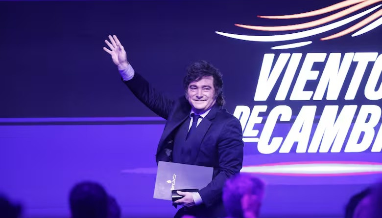 Los gobernadores peronistas que viajaron con Milei a Argentina Week París