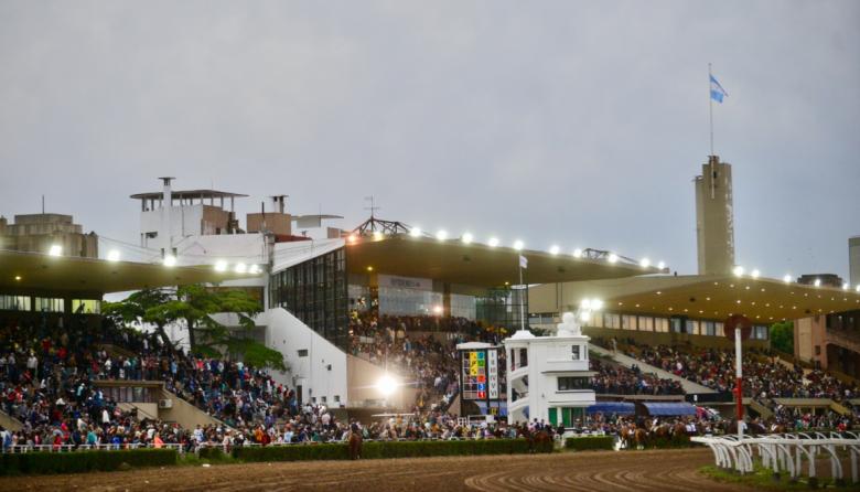 Convocan a artistas bonaerenses para crear un nuevo símbolo del Hipódromo de La Plata