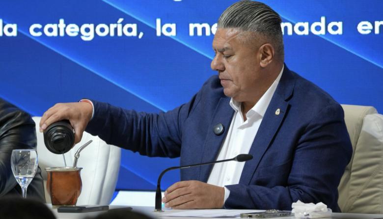 Tapia felicitó a Estudiantes por la Libertadores, pero marcó una diferencia con Riquelme