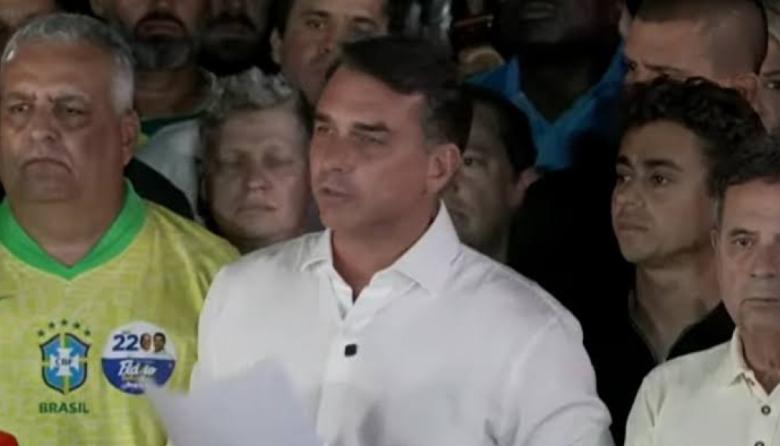 Flávio Bolsonaro anunció que pedirá la anulación de las elecciones tras la victoria de Lula