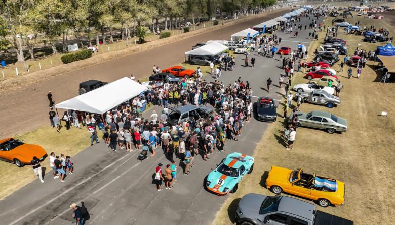 Carbriata 2027: el evento que reunirá más de 200 autos icónicos en el Autódromo de Dolores