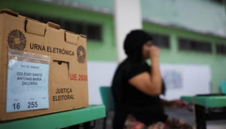 Brasil cerró las urnas y comenzó el recuento en el balotaje entre Lula y Flávio Bolsonaro