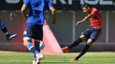 Victoria en el amistoso, mercado y el fallido de la camiseta