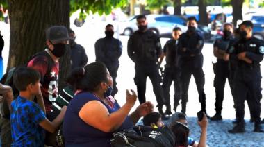 Feriantes movilizan en Plaza San Martin tras ser desalojados