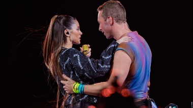Coldplay invitó a Tini Stoessel al escenario en River y juntos cantaron “Let Somebody Go” y “Carne y Hueso”