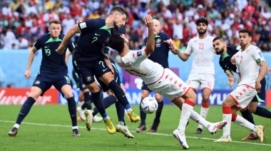 Australia derrotó a Túnez y se prende en la pelea