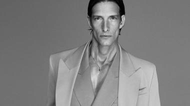 Iván de Pineda posó para Versace después de 27 años