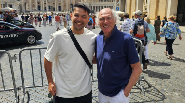 El curioso encuentro de Carlos Bianchi con un hincha de Vélez en el Vaticano
