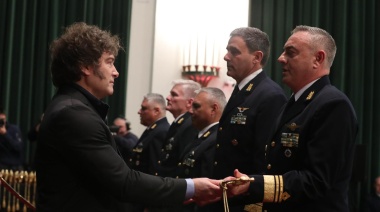 Interna presidencial: Milei fue solo al acto con las Fuerzas Armadas y les prometió "recomposición salarial"