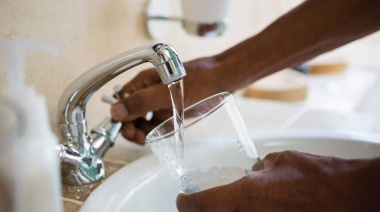 Detectan niveles de arsénico en el agua de La Plata por encima de lo recomendado por la OMS