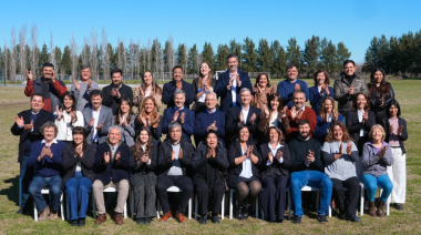 Alak encabezó el primer encuentro de candidatos de Fuerza Patria en La Plata