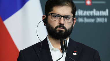 Boric repudió el “inaceptable linchamiento” y envió a su ministro del Interior a Buenos Aires