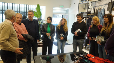 Los candidatos de Fuerza Patria La Plata recorrieron comercios del centro platense