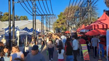 Colectividades en Berisso: danzas, sabores y un espacio solidario único
