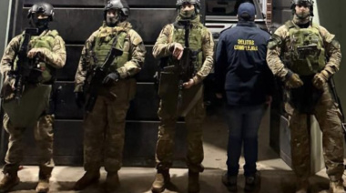 La Plata: megaoperativo policial revela un arsenal y más de 5 kilos de drogas