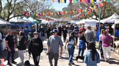 Hoy: El Festival de Colectividades se apodera de la Carpa Central